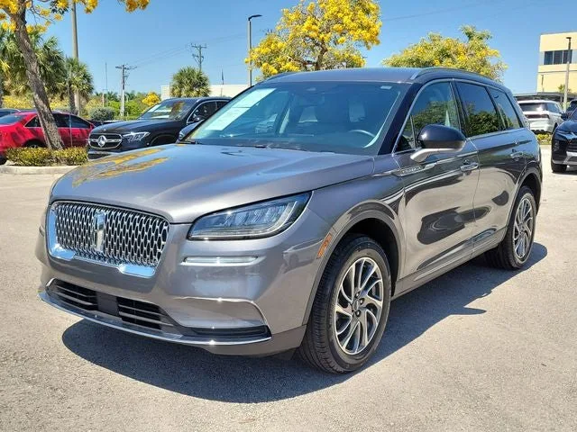 2022 Lincoln Corsair Standard photo 3