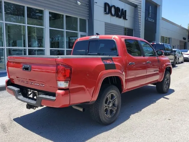 2017 Toyota Tacoma TRD Sport V6 photo 6