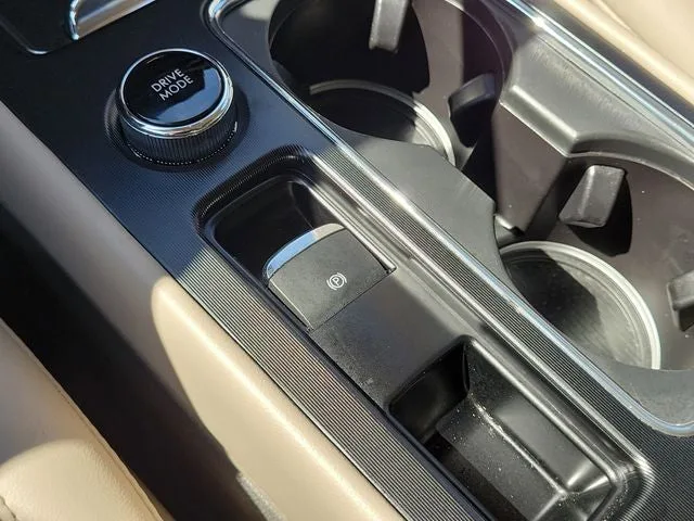 2024 Lincoln Corsair Premiere photo 21