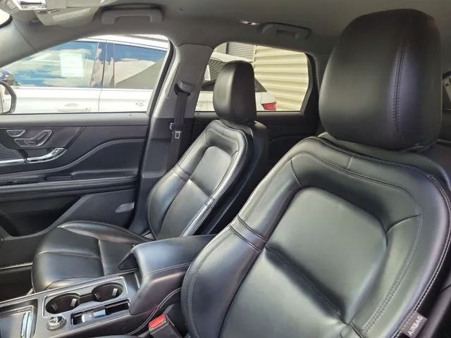 2021 Lincoln Corsair Standard photo 11