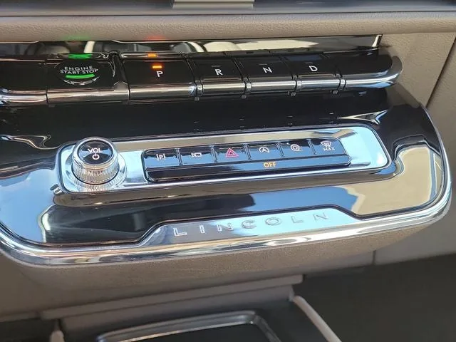 2024 Lincoln Corsair Premiere photo 19