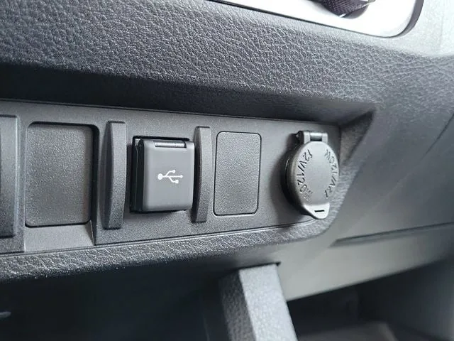 2022 Toyota Tacoma SR V6 photo 24