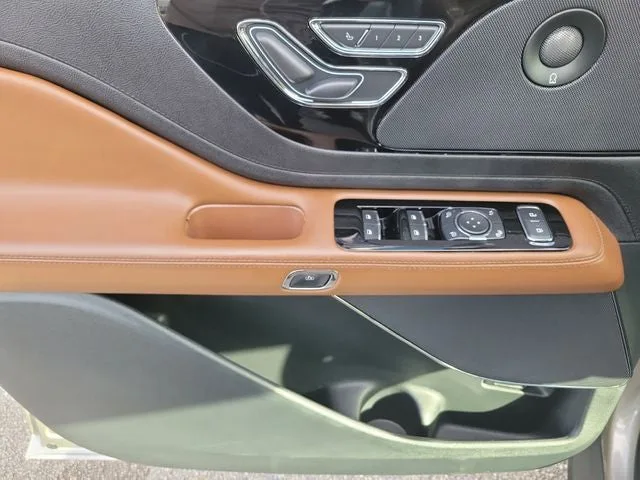 2023 Lincoln Aviator Reserve Premium photo 12