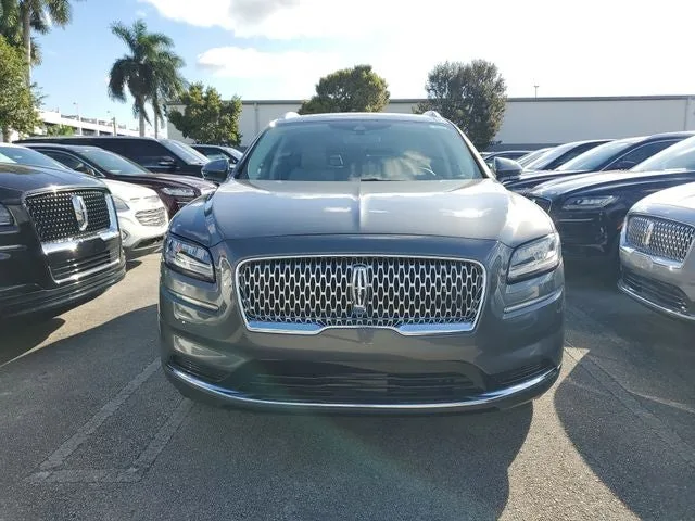 2022 Lincoln Nautilus Standard photo 2