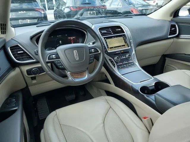 2019 Lincoln Nautilus Select photo 14