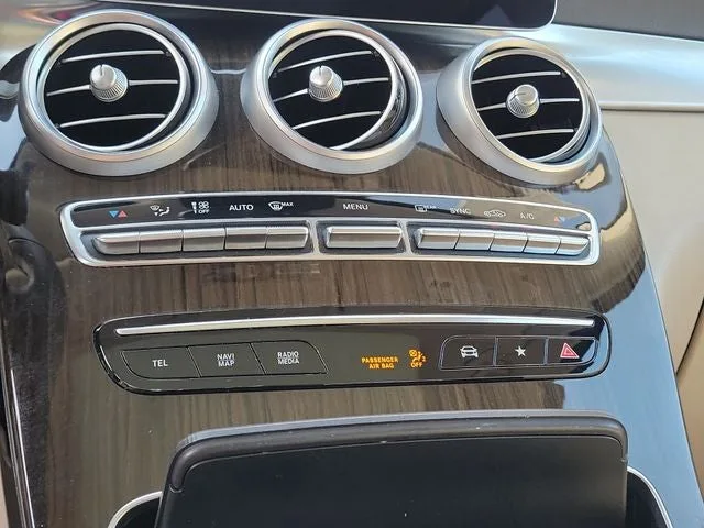 2022 Mercedes-Benz GLC GLC 300 photo 28