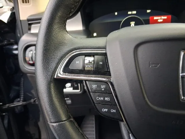 2023 Lincoln Nautilus Standard photo 17