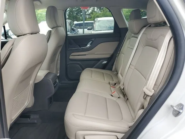 2024 Lincoln Corsair Premiere photo 10