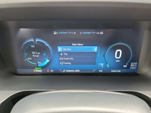 2025 Ford F-150 Lightning Flash photo 18