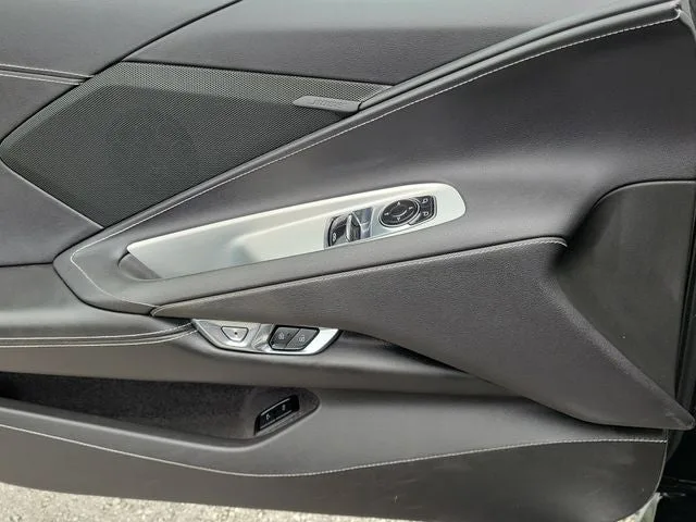 2021 Chevrolet Corvette Stingray 1LT photo 14
