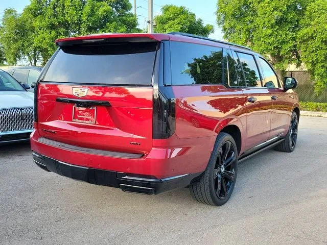 2025 Cadillac Escalade ESV Sport Platinum photo 4