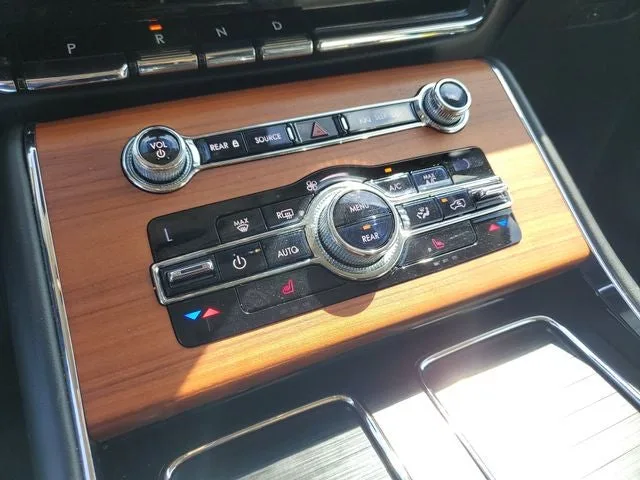 2020 Lincoln Aviator Reserve Premium photo 24