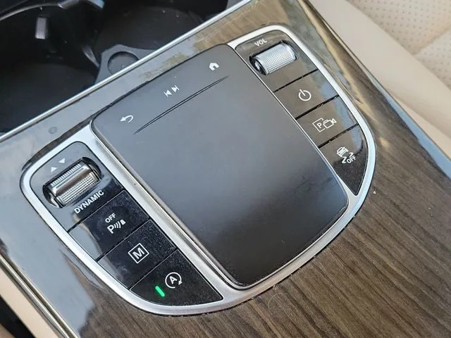 2022 Mercedes-Benz GLC GLC 300 photo 30