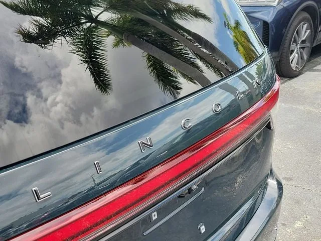 2025 Lincoln Aviator Black Label Premium photo 7