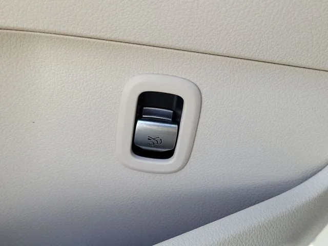 2023 Mercedes-Benz C-Class C 300 photo 19