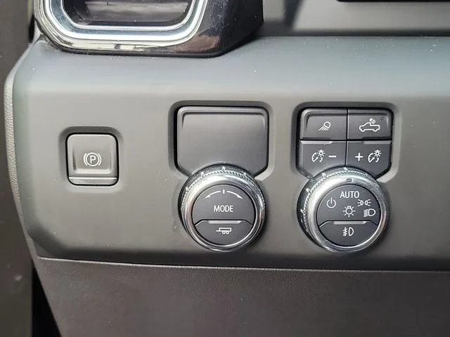 2023 GMC Sierra 1500 Denali photo 14