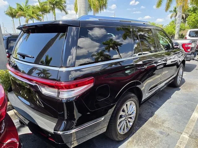 2024 Lincoln Navigator Premiere photo 4