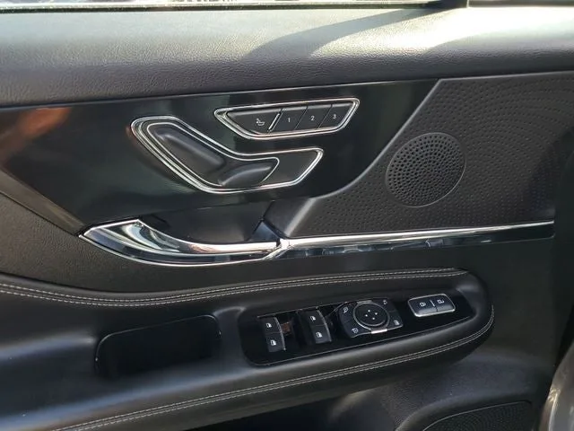 2024 Lincoln Corsair Premiere photo 16
