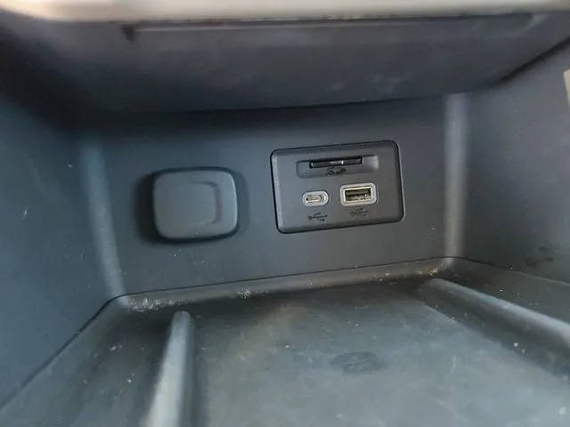 2021 GMC Acadia Denali photo 23