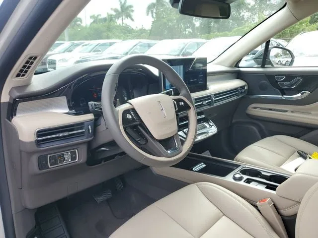 2024 Lincoln Corsair Premiere photo 14