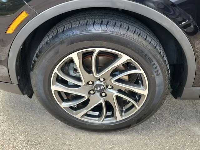 2021 Lincoln Corsair Standard photo 9