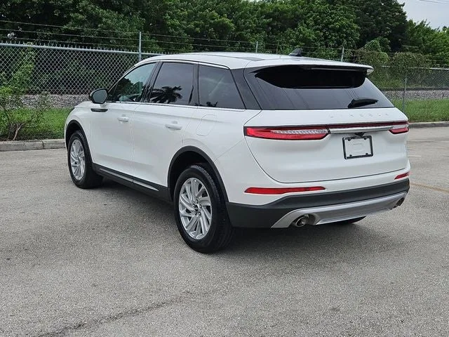 2024 Lincoln Corsair Premiere photo 3