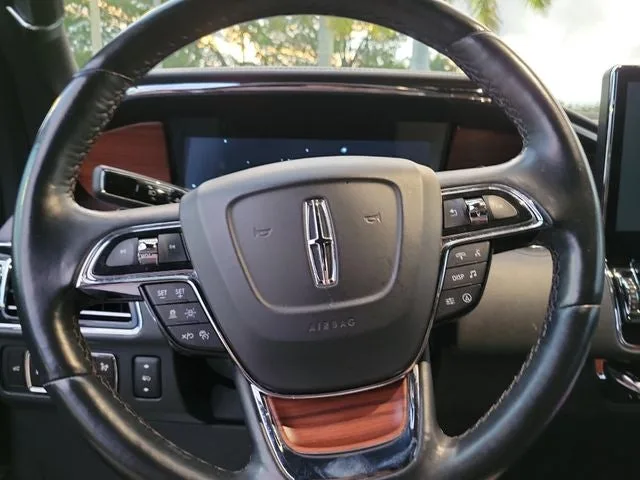 2024 Lincoln Navigator Premiere photo 18