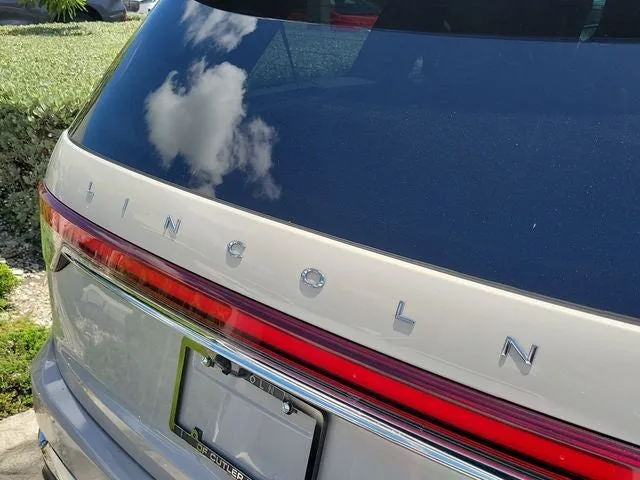 2020 Lincoln Aviator Reserve photo 6