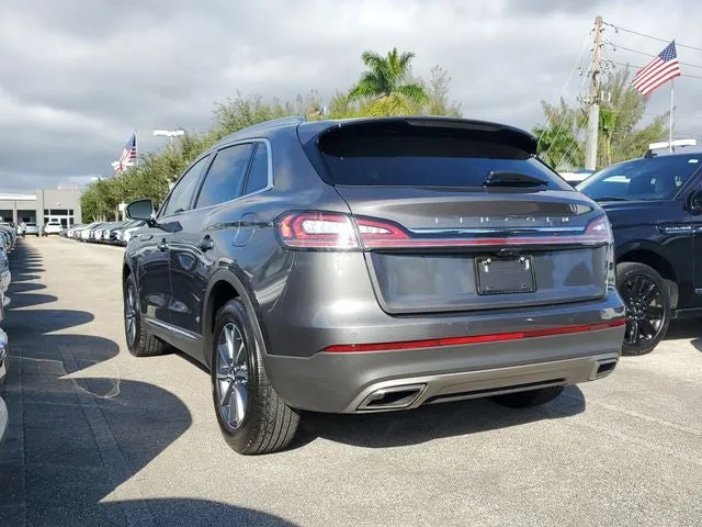 2022 Lincoln Nautilus Standard photo 4