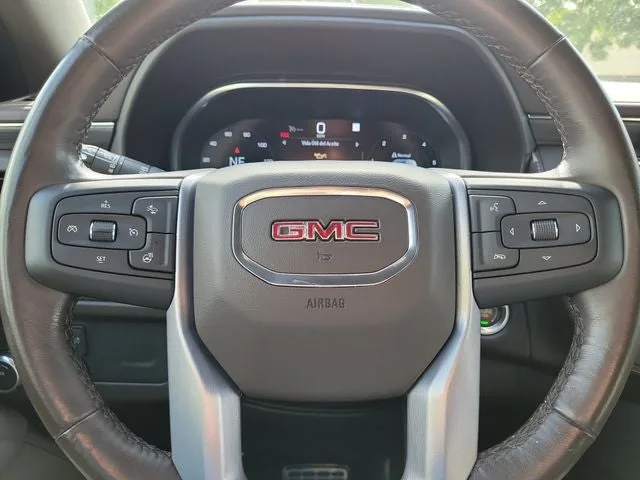2022 GMC Yukon SLT photo 23