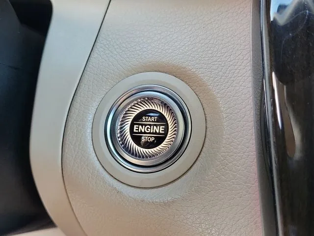 2022 Mercedes-Benz GLC GLC 300 photo 25