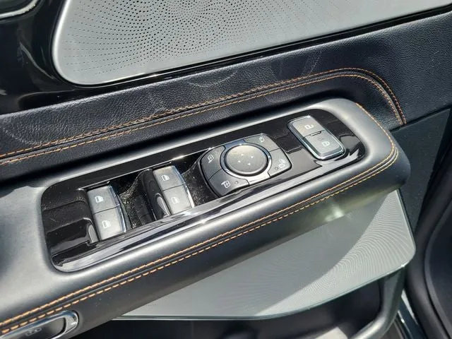 2025 Lincoln Aviator Black Label Premium photo 21