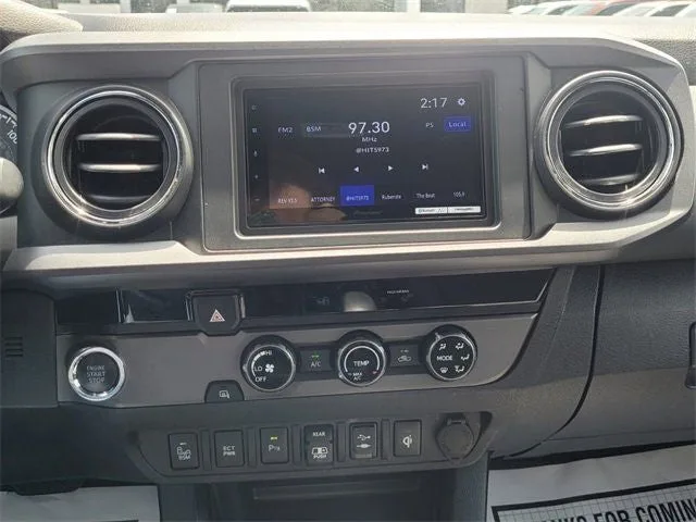 2018 Toyota Tacoma TRD Sport V6 photo 25