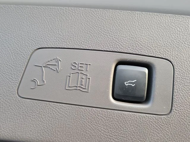 2022 Lincoln Corsair Standard photo 10