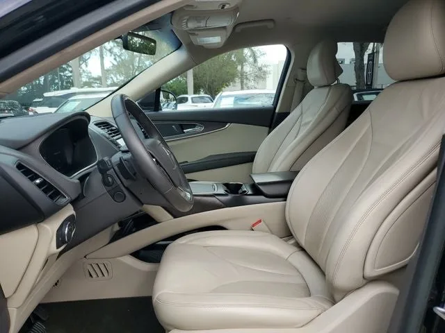 2019 Lincoln Nautilus Select photo 15