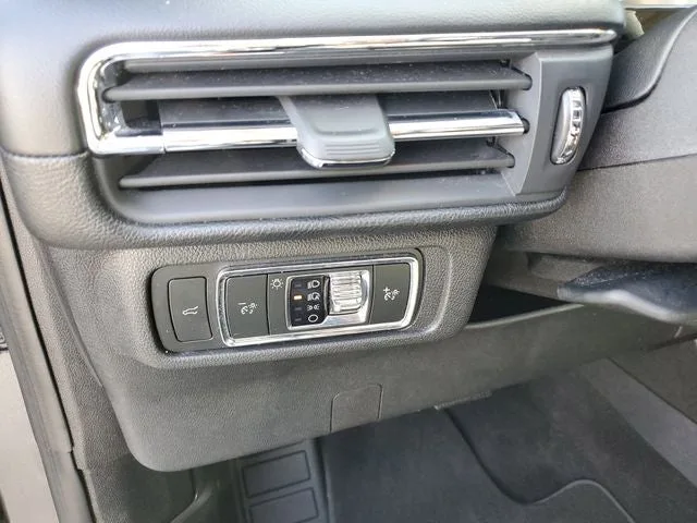 2024 Lincoln Corsair Premiere photo 17