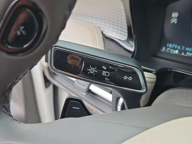 2024 Lincoln Corsair Premiere photo 21
