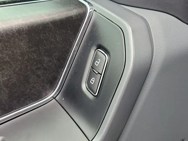 2025 Ford F-150 Lightning Flash photo 16