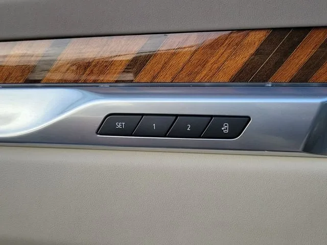 2025 Cadillac Escalade ESV Sport Platinum photo 19