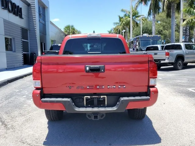 2017 Toyota Tacoma TRD Sport V6 photo 5