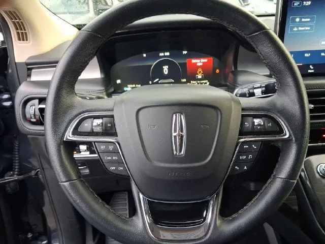 2023 Lincoln Nautilus Standard photo 15