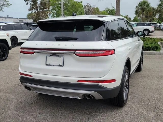 2023 Lincoln Corsair Standard photo 6