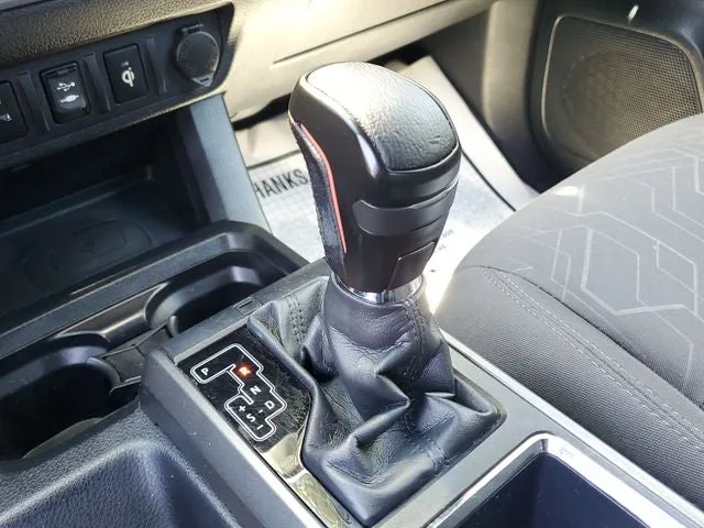 2017 Toyota Tacoma TRD Sport V6 photo 26