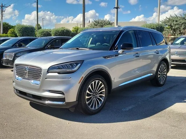 2024 Lincoln Aviator Premiere Premium photo 3