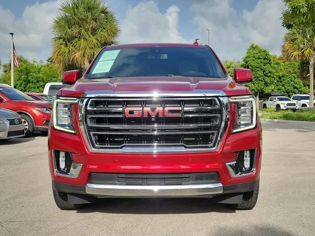 2022 GMC Yukon SLT photo 2