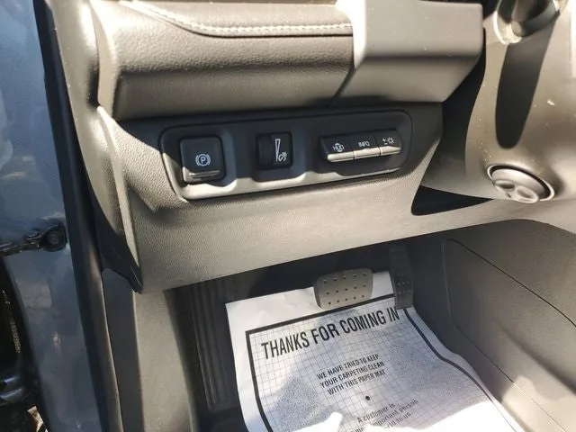 2021 GMC Acadia Denali photo 17