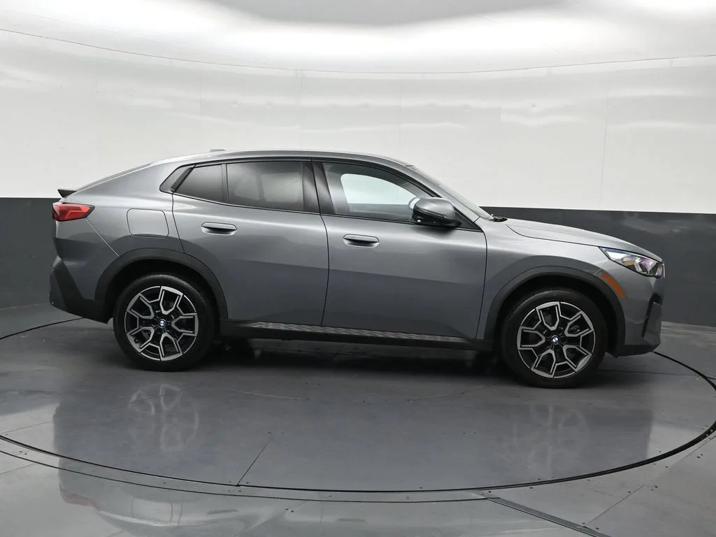 2025 BMW X2 xDrive28i photo 7