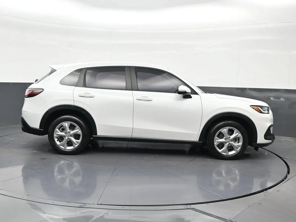 2023 Honda HR-V LX photo 6