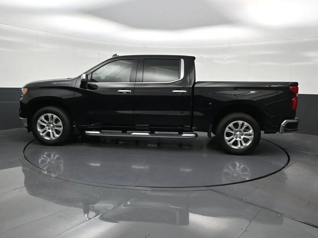 2024 Chevrolet Silverado 1500 LTZ photo 2