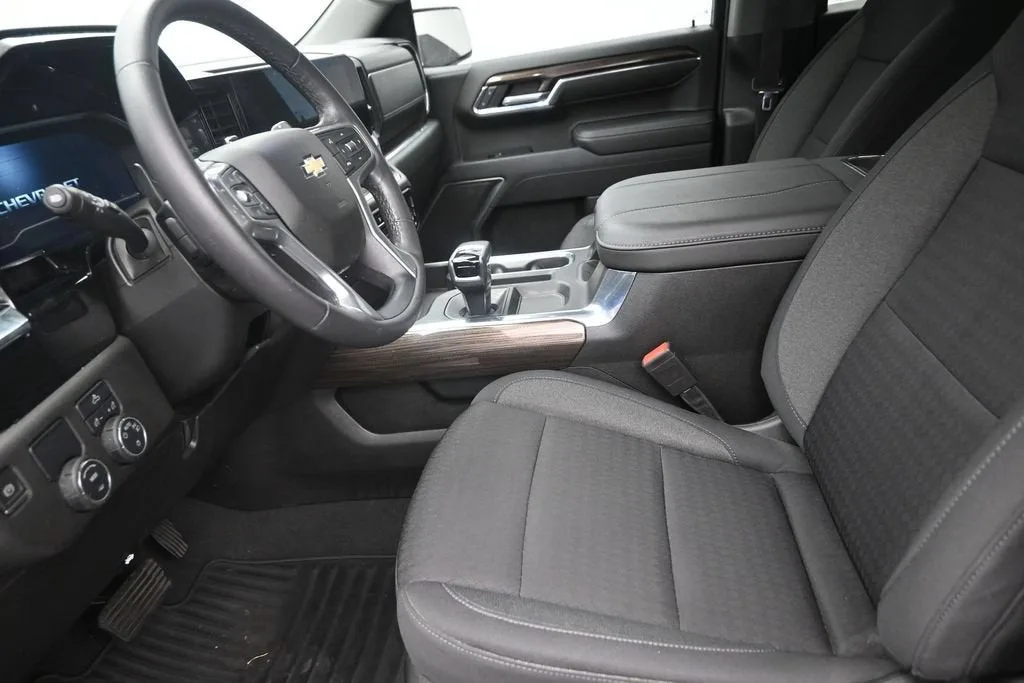 2023 Chevrolet Silverado 1500 LT photo 12